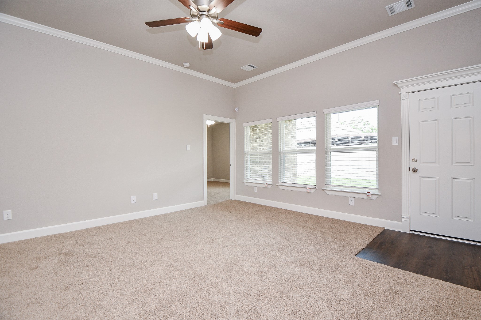 6710 Utah Street Houston, TX 77091 - Photo 15 of 32