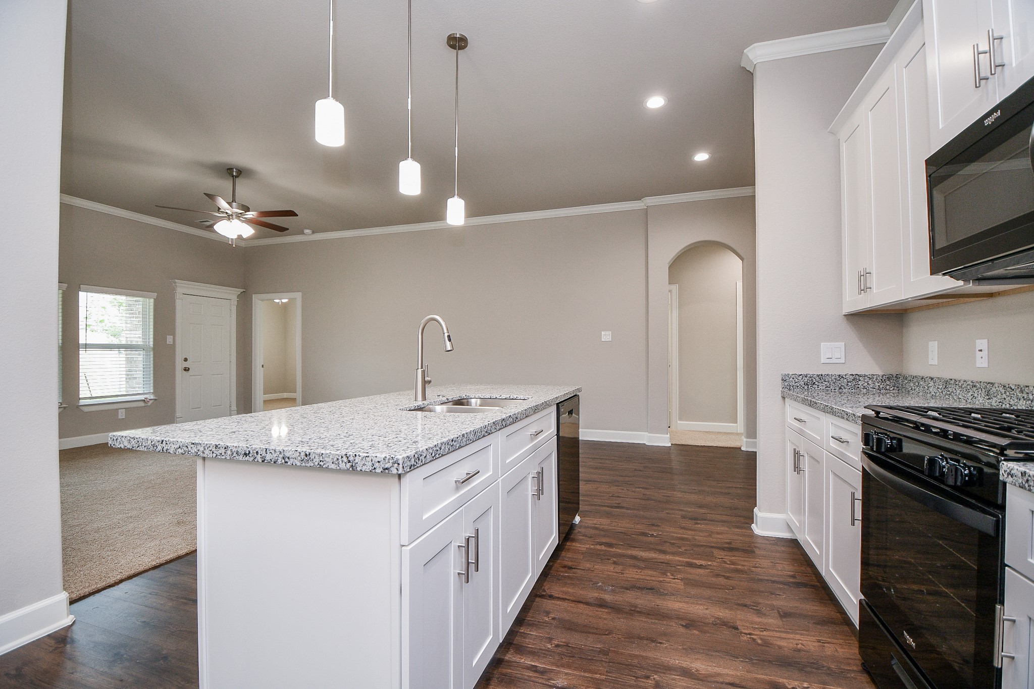 6710 Utah Street Houston, TX 77091 - Photo 9 of 32