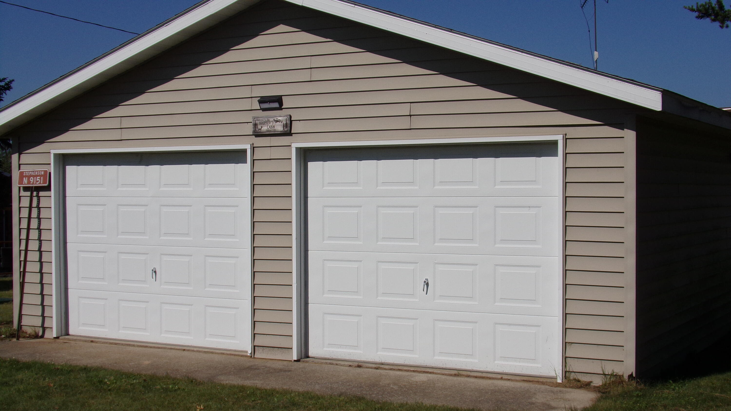 9151 Parkway Road Stephenson, WI 54114 - Photo 32 of 44 Garage