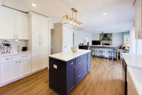 $489,000 | 2446 Lawson Boulevard, Gurnee, IL 60031