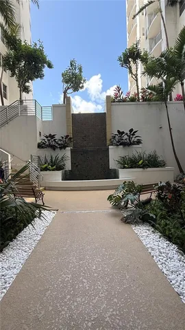 $285,000 | 1830 Radius Drive, Unit 915, Hollywood, FL 33020