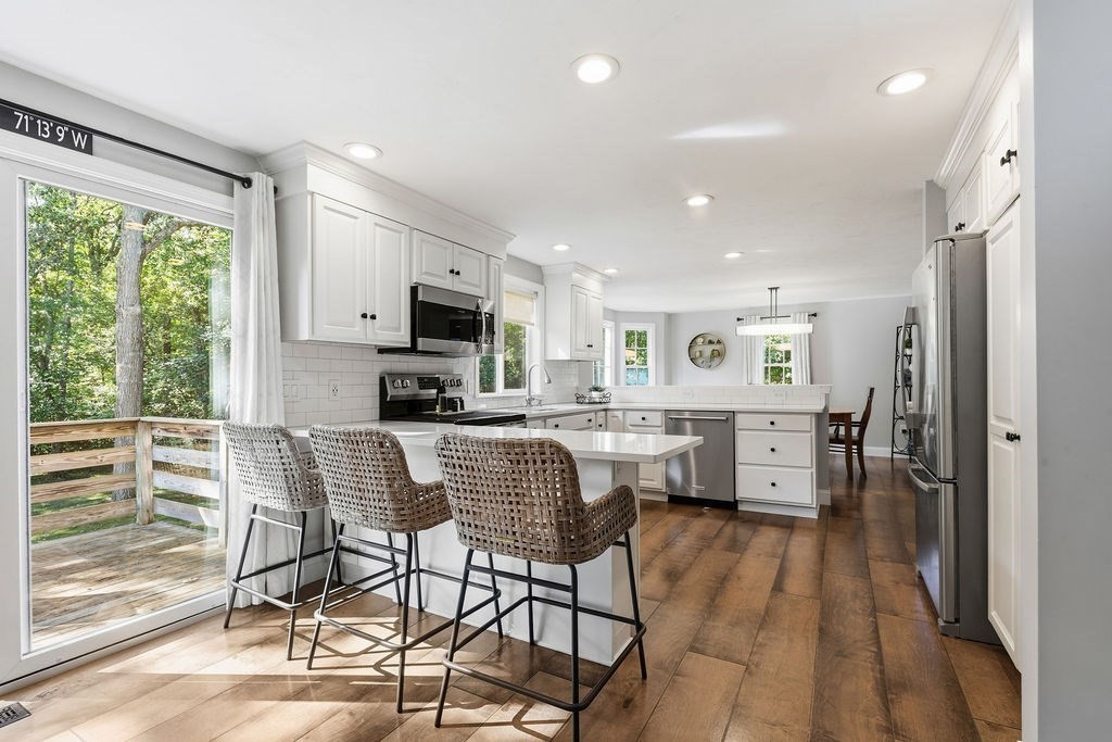 15 Riveredge Road Mansfield, MA 02048 - Photo 3 of 42 Gallery Image 3