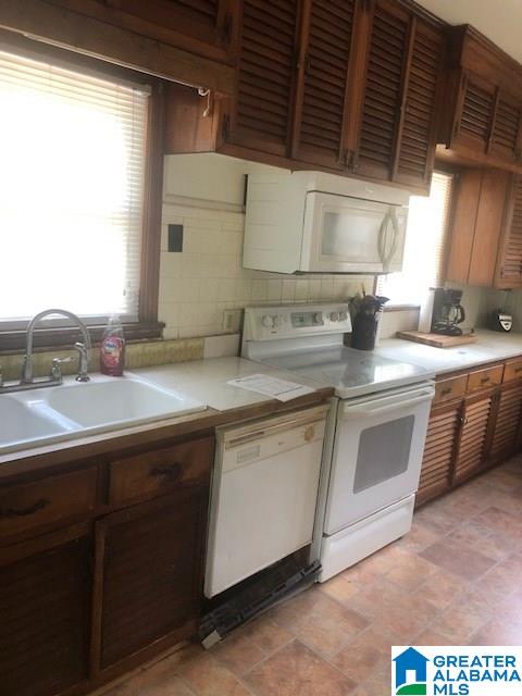 1005 Cherry Street Talladega, AL 35160 - Photo 4 of 32