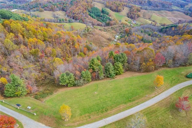 $96,960 | 2 Mayito Lane, Mouth Of Wilson, VA 24363