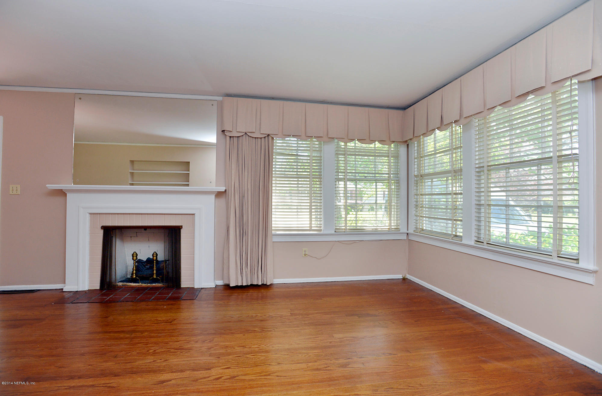 1605 Kingswood Road Jacksonville, FL 32207 - Photo 4 of 28 living02