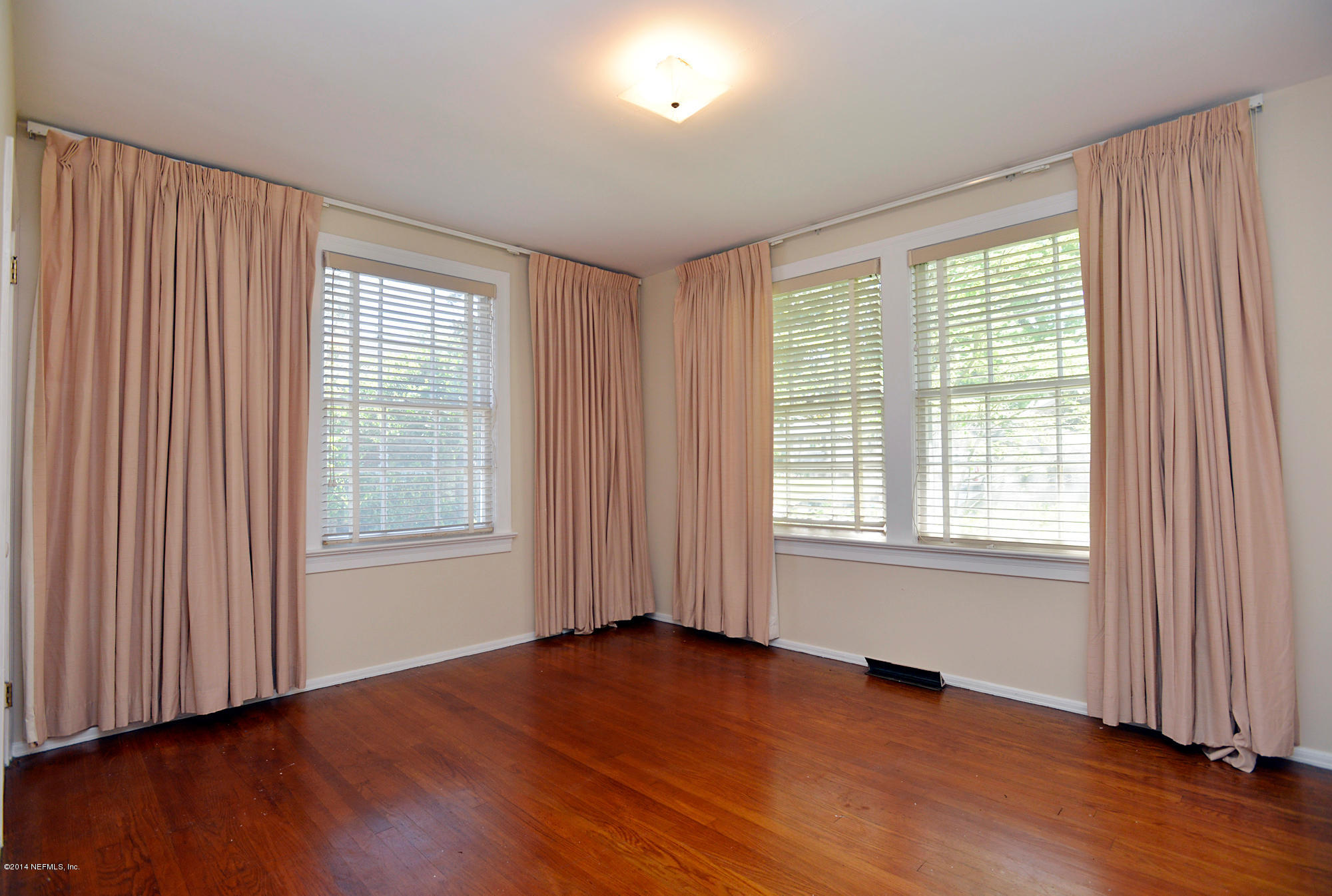 1605 Kingswood Road Jacksonville, FL 32207 - Photo 5 of 28 living