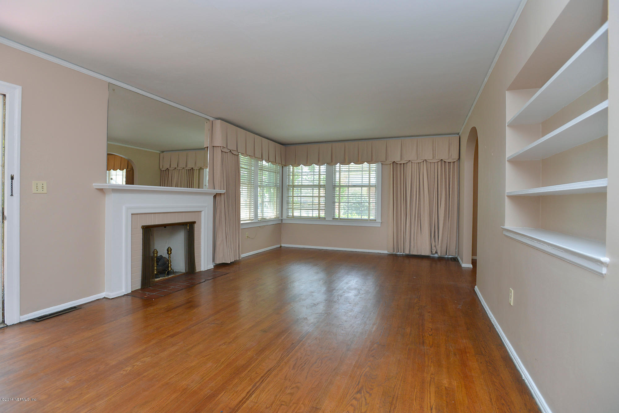 1605 Kingswood Road Jacksonville, FL 32207 - Photo 6 of 28 living04