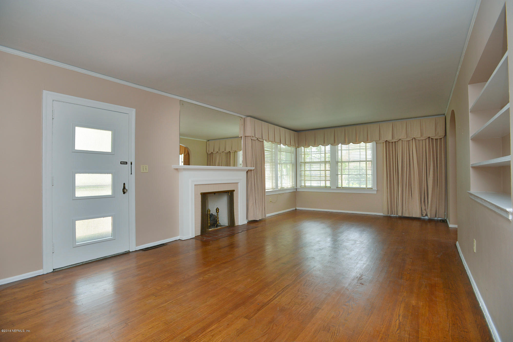 1605 Kingswood Road Jacksonville, FL 32207 - Photo 8 of 28 living06