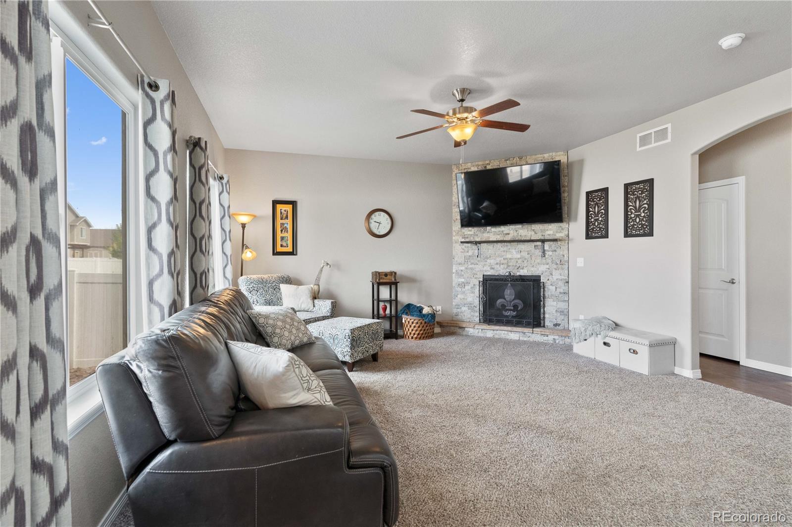 2431 Nicholson Street Berthoud, CO 80513 - Photo 5 of 31