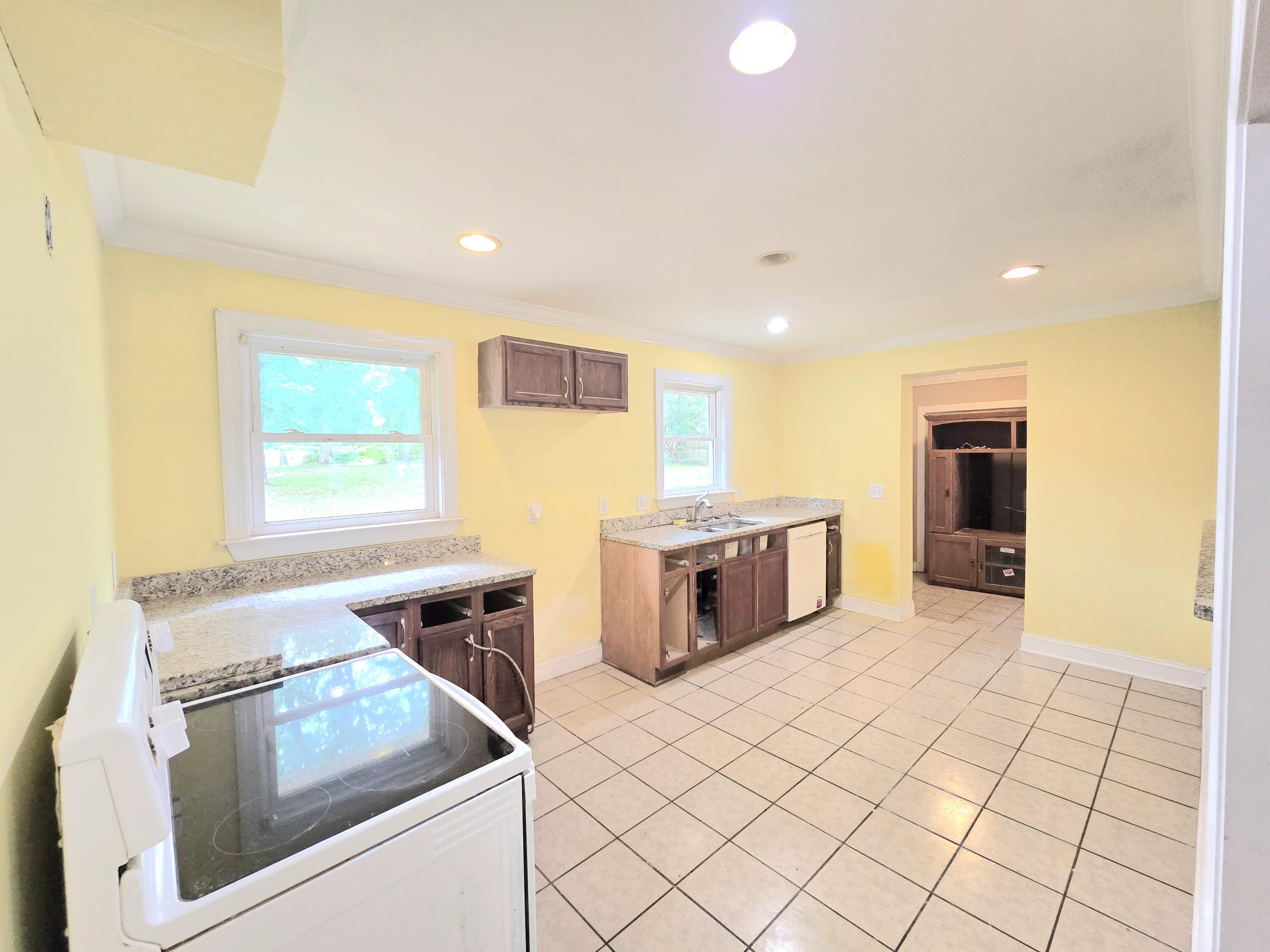 247 Park Drive Lugoff, SC 29078 - Photo 5 of 14 1000029192 (2)