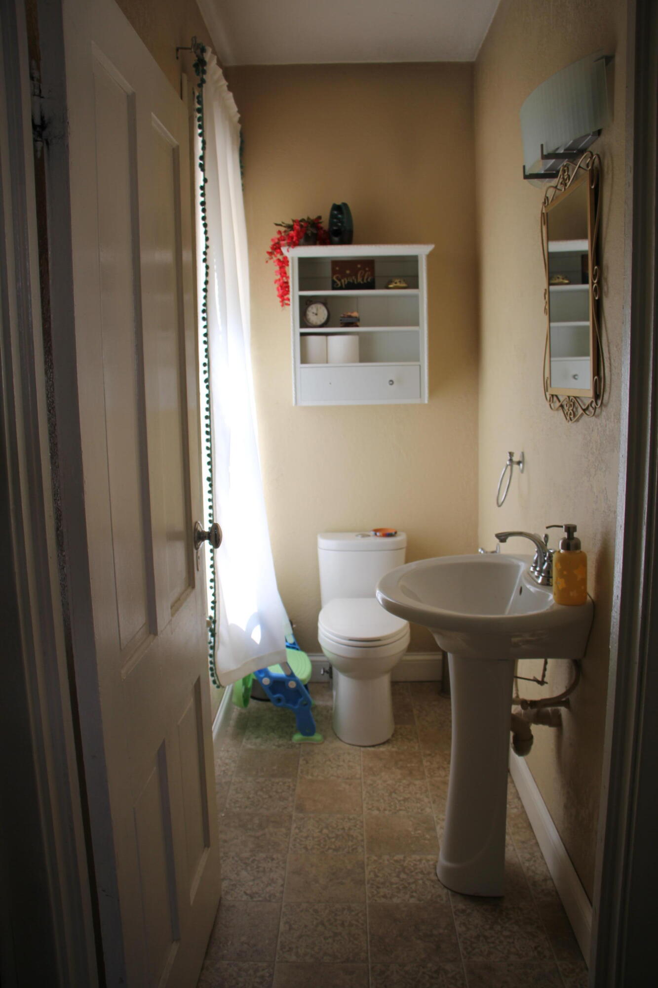 412 Manning Street Columbus, WI 53925 - Photo 24 of 45 Main Floor Bathroon