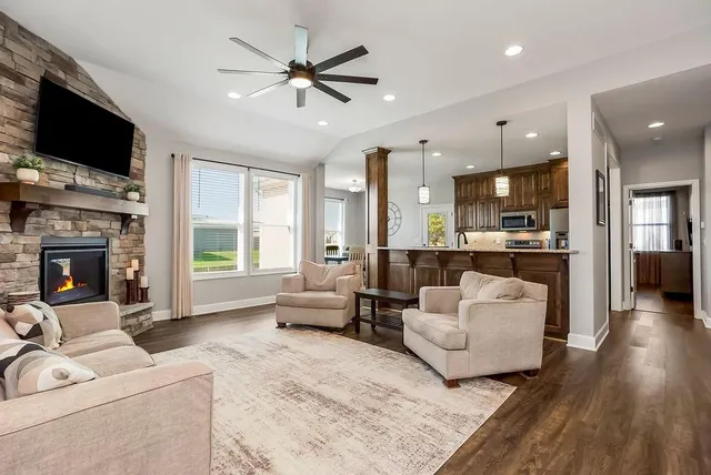 $499,000 | 904 Edgewood Drive, Paola, KS 66071