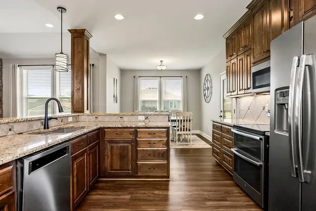 $499,000 | 904 Edgewood Drive, Paola, KS 66071