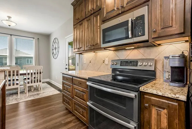 $499,000 | 904 Edgewood Drive, Paola, KS 66071