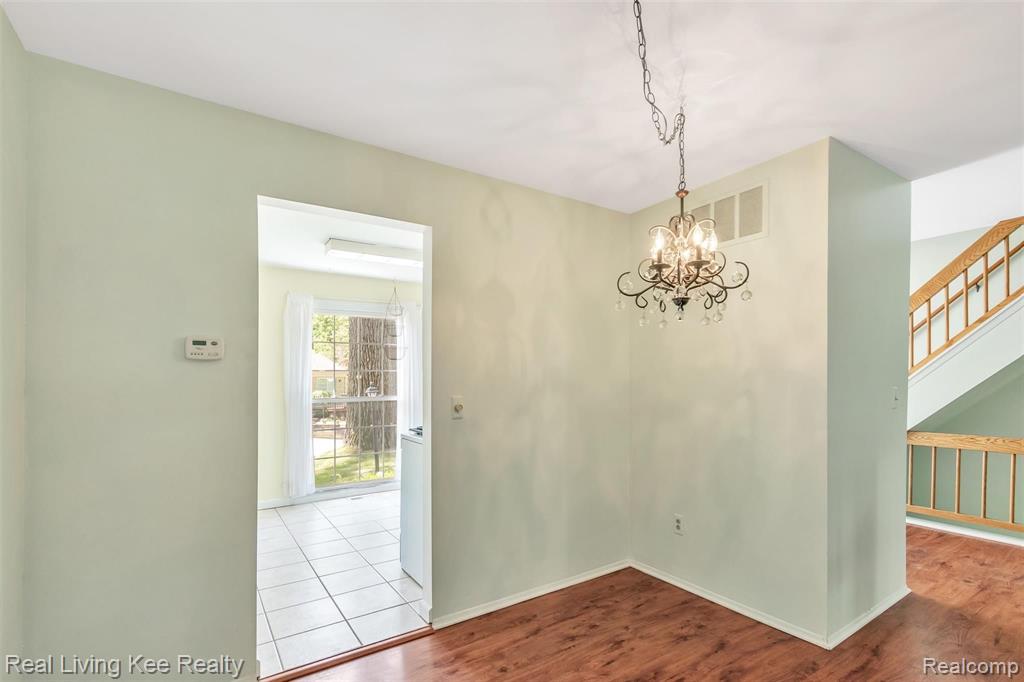1594 Ravine Lane Rochester Hills, MI 48306 - Photo 12 of 32