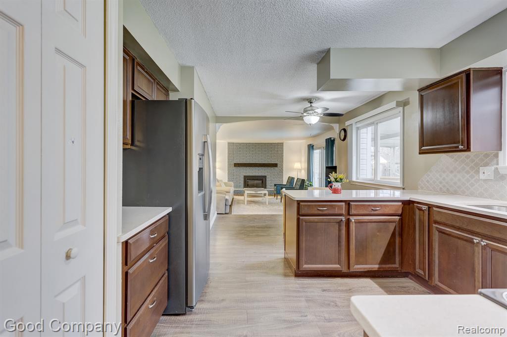 42293 Saltz Road Canton, MI 48187 - Photo 12 of 62