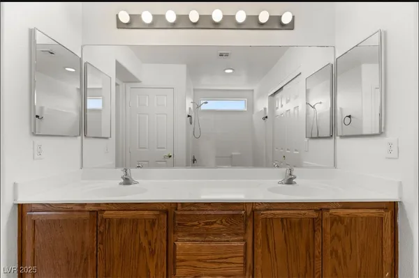 $2,400 | Undisclosed Address, Las Vegas, NV 89148