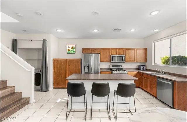 $2,400 | Undisclosed Address, Las Vegas, NV 89148