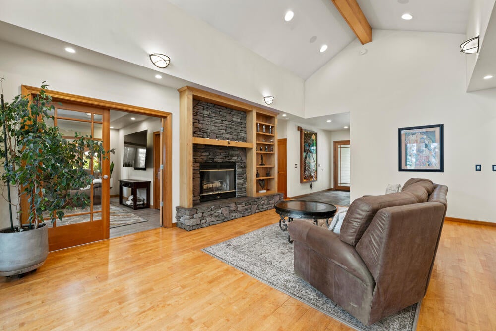 11427 Kestrel Road Klamath Falls, OR 97601 - Photo 20 of 60 11427KestrelRd.-Interiors-25