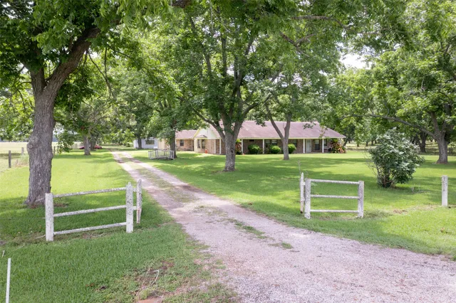 $1,950,000 | 2640 County Road 107, Boling, TX 77420