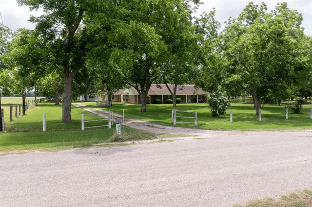 $1,950,000 | 2640 County Road 107, Boling, TX 77420