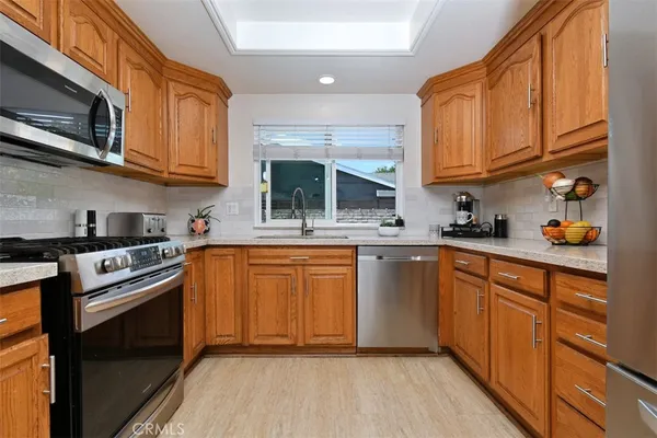 $899,998 | 7721 Comanche Avenue, Winnetka, CA 91306