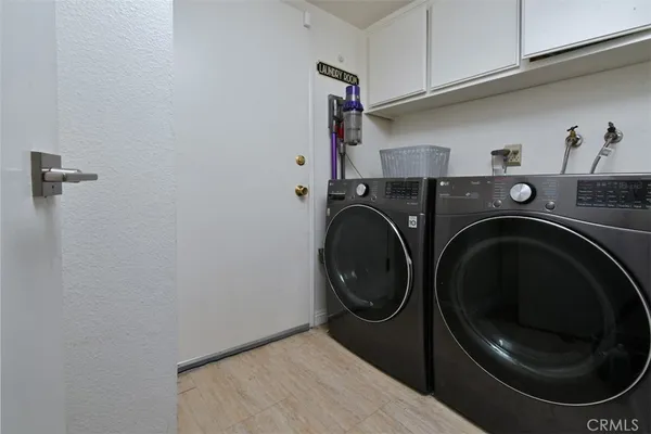 $899,998 | 7721 Comanche Avenue, Winnetka, CA 91306