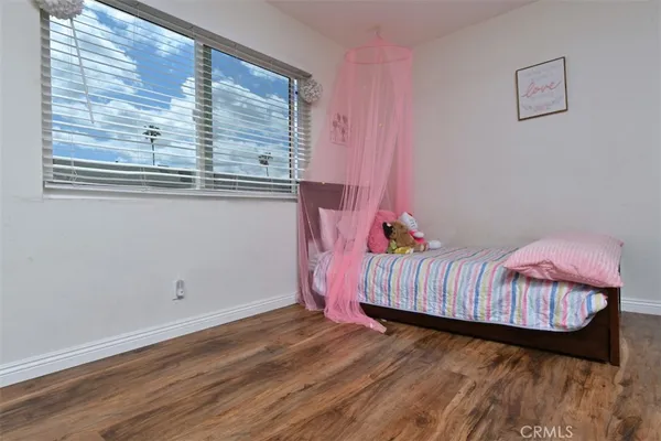 $899,998 | 7721 Comanche Avenue, Winnetka, CA 91306