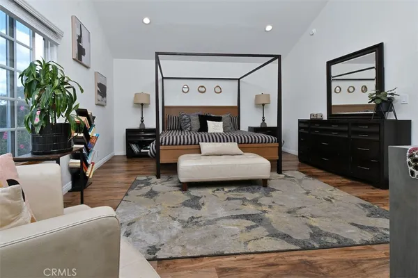 $899,998 | 7721 Comanche Avenue, Winnetka, CA 91306