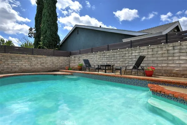 $899,998 | 7721 Comanche Avenue, Winnetka, CA 91306