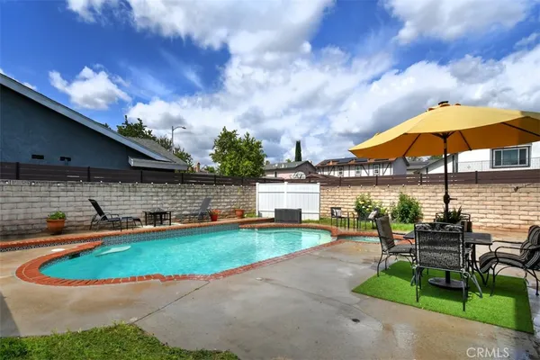 $899,998 | 7721 Comanche Avenue, Winnetka, CA 91306