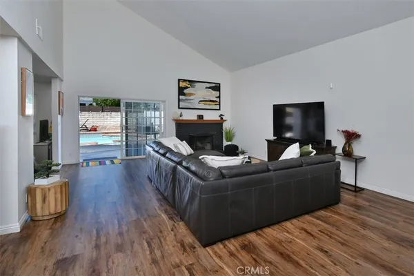 $899,998 | 7721 Comanche Avenue, Winnetka, CA 91306