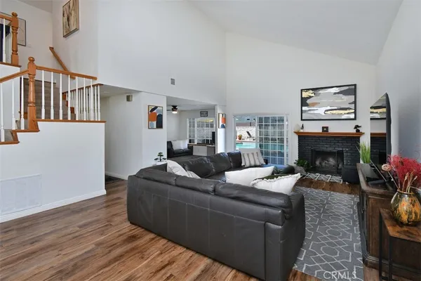 $899,998 | 7721 Comanche Avenue, Winnetka, CA 91306