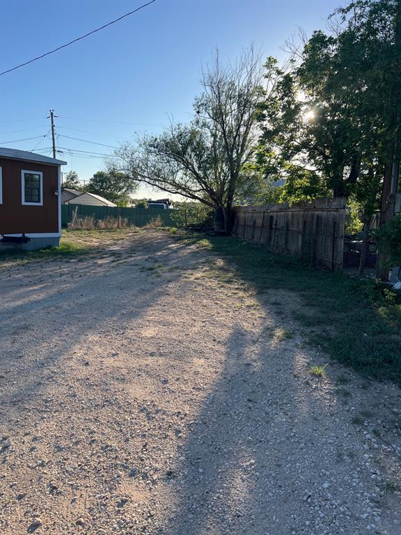 908 Fir Street Plainview, TX 79072 - Photo 23 of 25