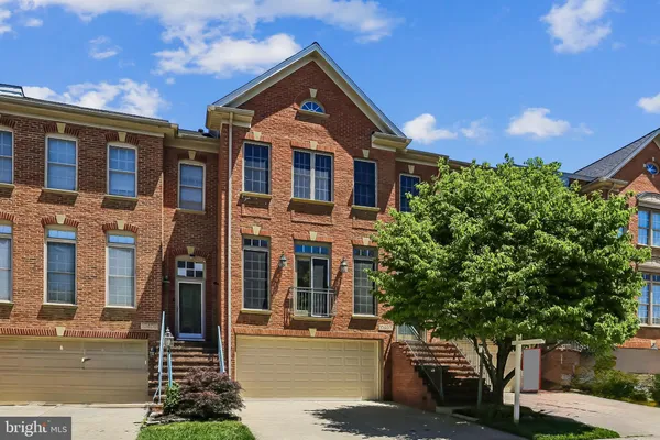 $899,900 | 10407 Dalebrooke Lane, Potomac, MD 20854
