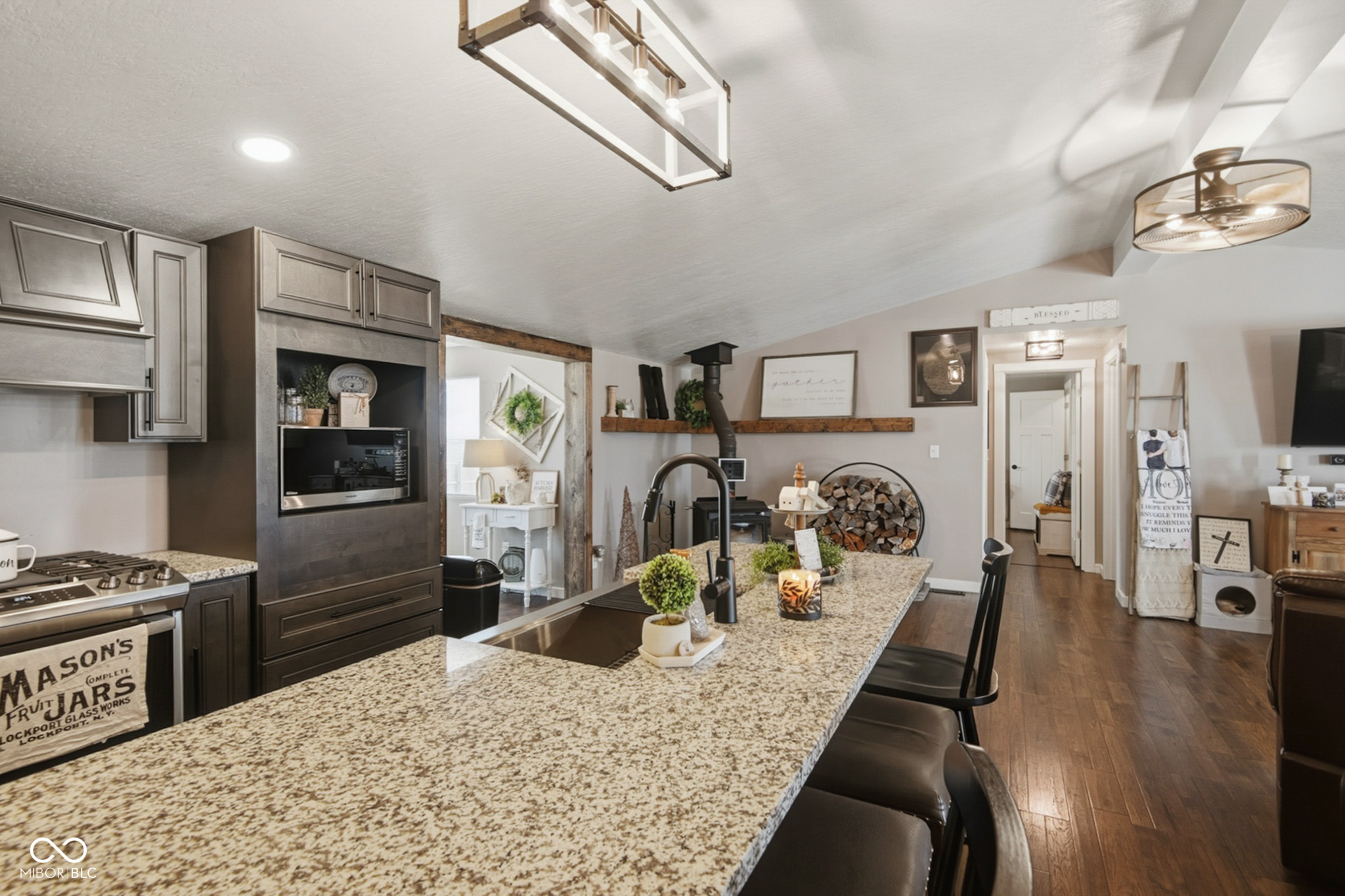 4910 North 200 West Columbus, IN 47201 - Photo 6 of 44