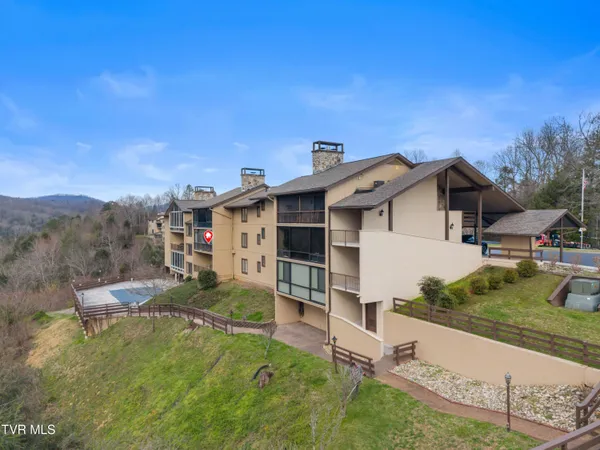 $319,900 | 1824 Oriole Road, Unit 206, Gatlinburg, TN 37738