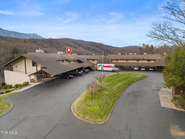 $319,900 | 1824 Oriole Road, Unit 206, Gatlinburg, TN 37738