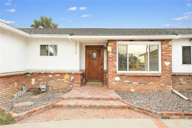 a view of a house with a outdoor space