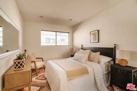 $1,250,000 | 17158 Palisades Circle, Pacific Palisades, CA 90272