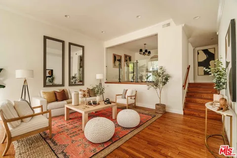 $1,250,000 | 17158 Palisades Circle, Pacific Palisades, CA 90272