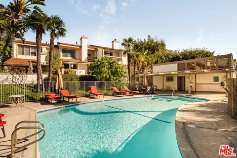 $1,250,000 | 17158 Palisades Circle, Pacific Palisades, CA 90272