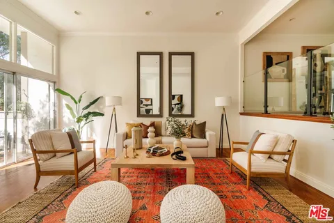 $1,250,000 | 17158 Palisades Circle, Pacific Palisades, CA 90272