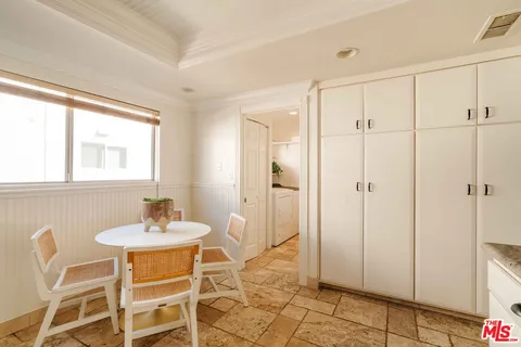 $1,250,000 | 17158 Palisades Circle, Pacific Palisades, CA 90272