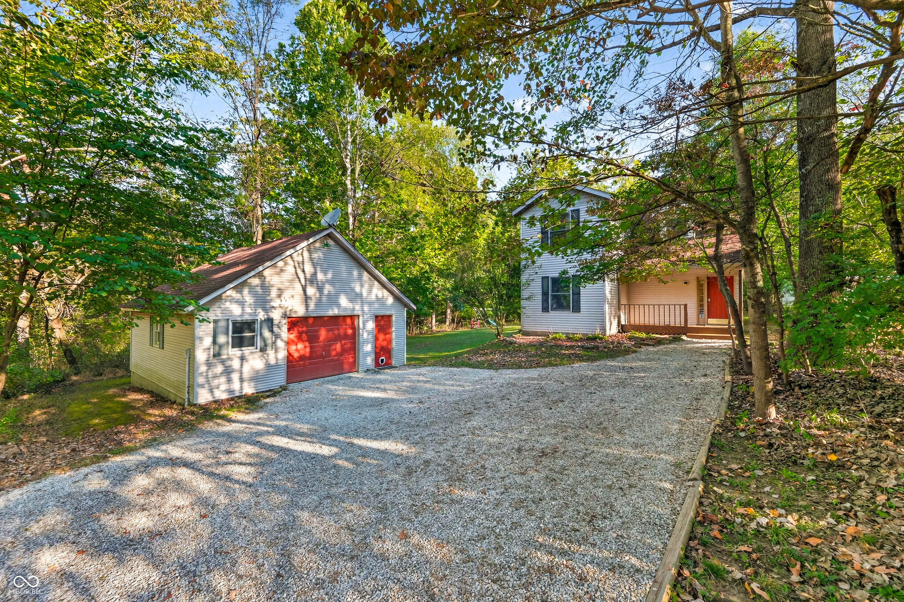 8140 Grandview Road Columbus, IN 47201 - Photo 2 of 70