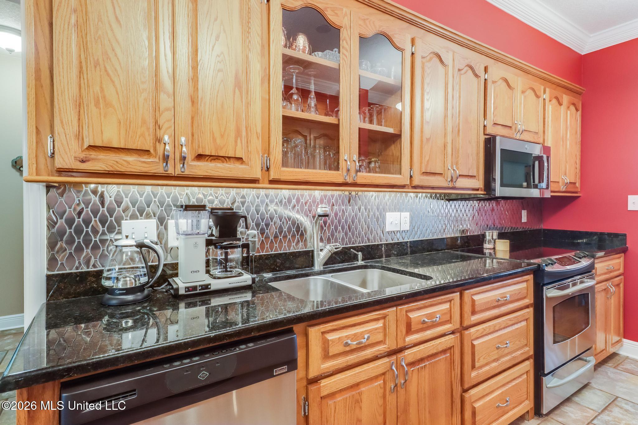 6423 Iona Street Diamondhead, MS 39525 - Photo 17 of 35 IMG_0475