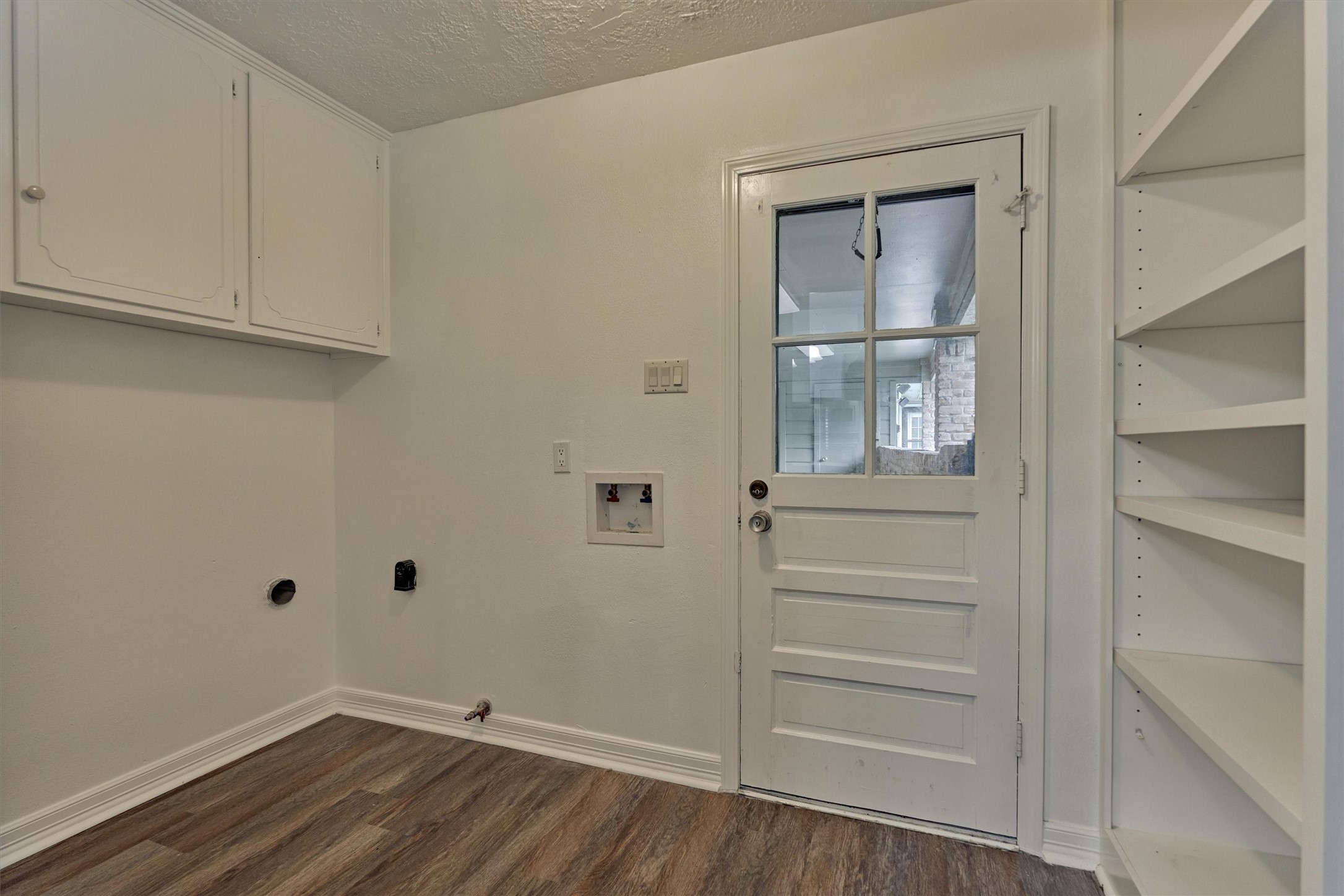 19426 Whitewood Drive Spring, TX 77373 - Photo 16 of 41 Laundry Room off the Breakfast Room