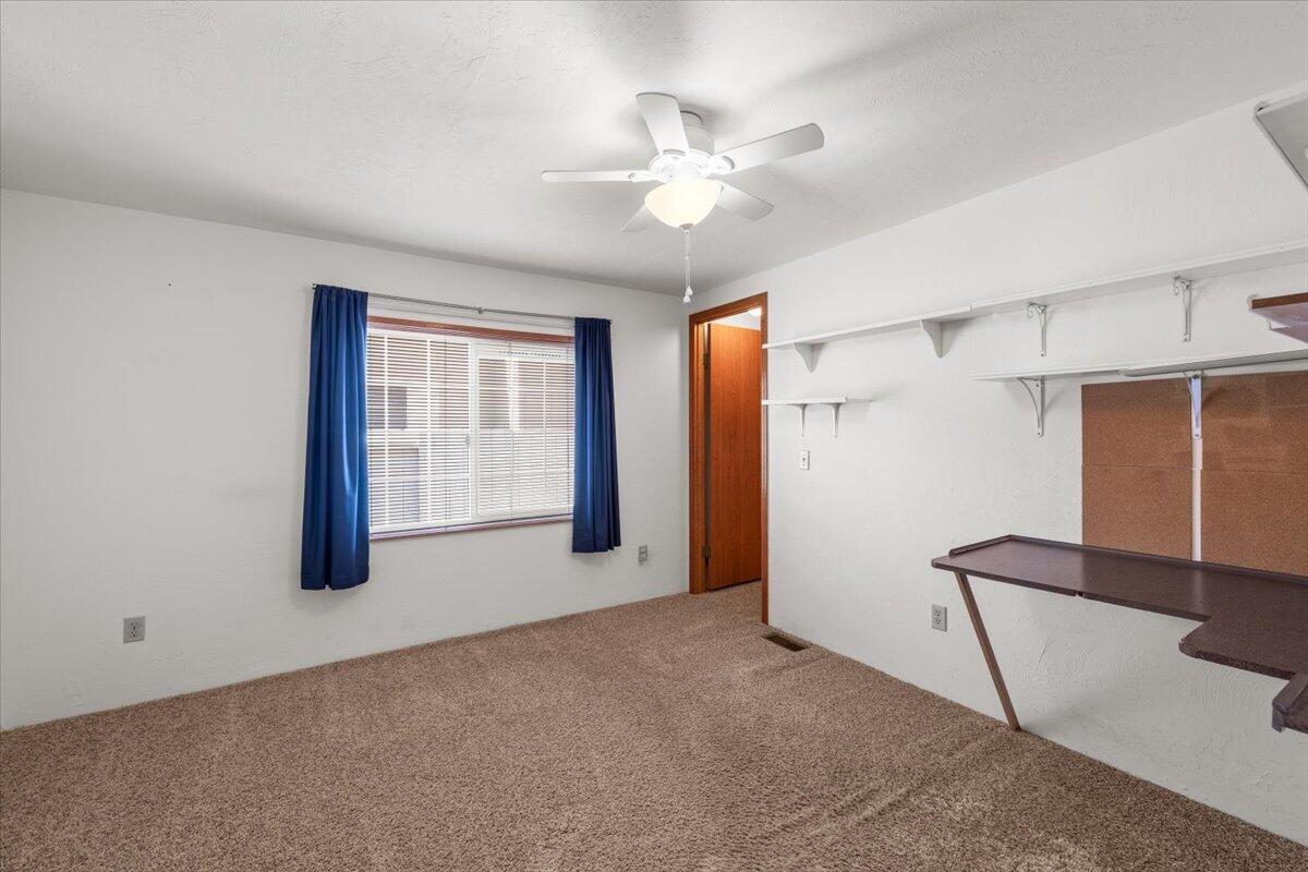 555 Freeman Road, Unit 257 Central Point, OR 97502 - Photo 15 of 26