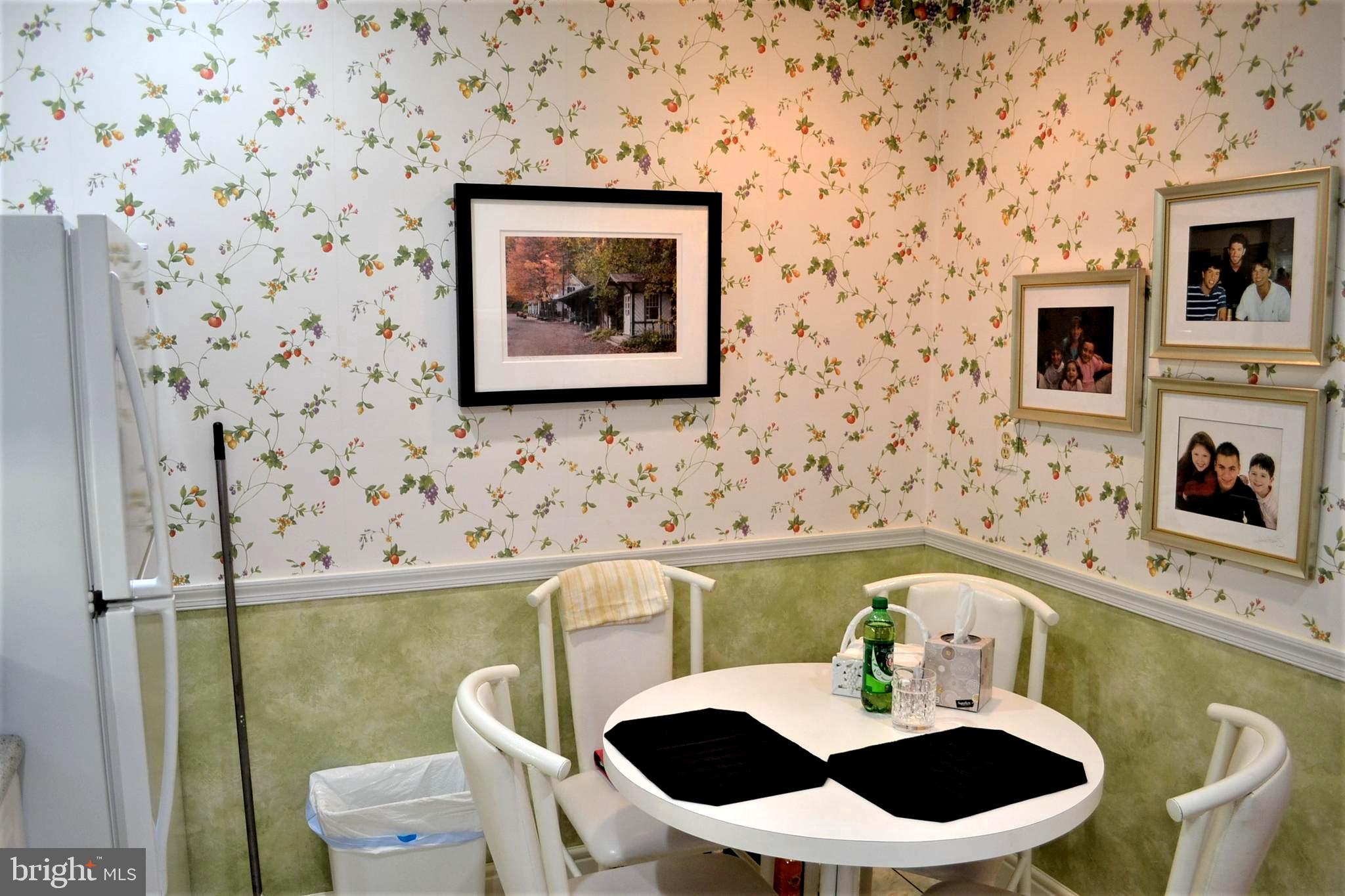 8531 Ridgeway Street Philadelphia, PA 19111 - Photo 11 of 44 Kitchen eating area