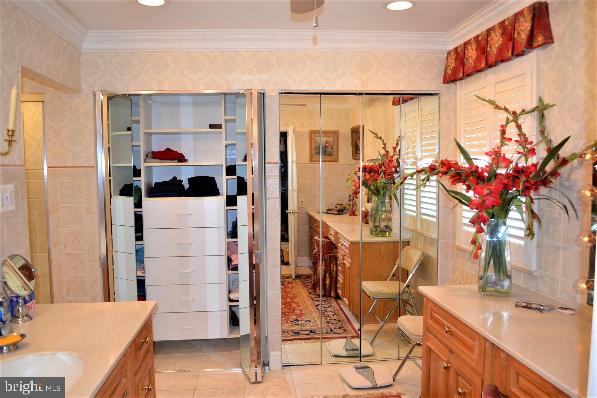 8531 Ridgeway Street Philadelphia, PA 19111 - Photo 20 of 44 Master bedroom dressing area